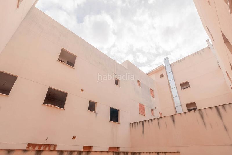 Foto e501530f-50e2-4b06-a4cf-54d381f3f38c. Parking coche solvia inmobiliaria garaje en El Valle Lucena