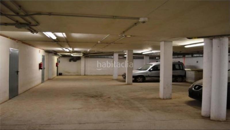 Foto a6a8d412-02ff-482f-9ba0-c1e760d782d9. Aparcament cotxe a Tremp