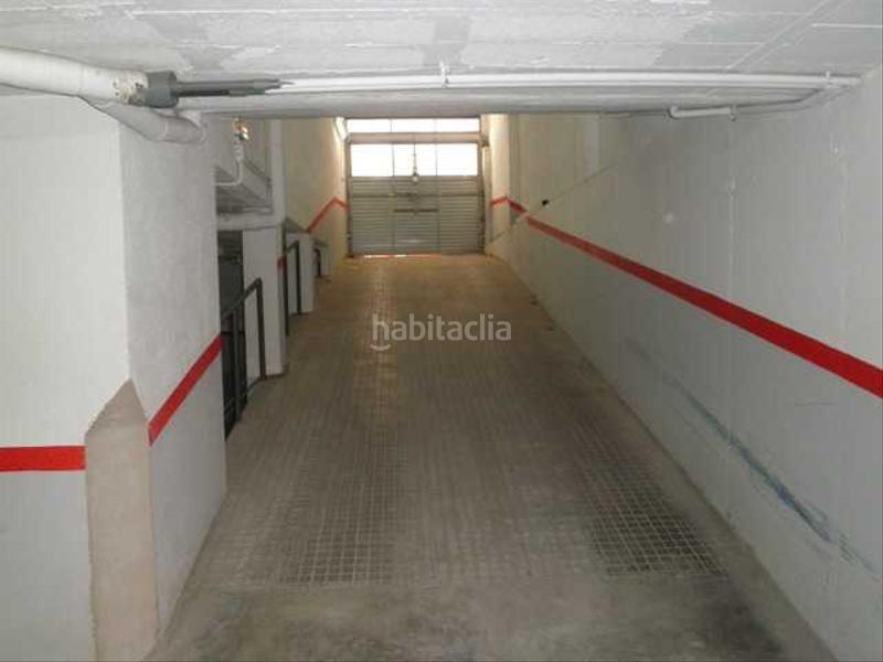 Foto ae5a7471-f542-4989-892e-d509b147e0e4. Aparcament cotxe a Riells Escala (L´)