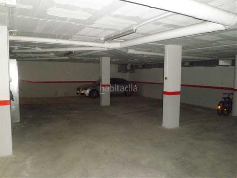 Foto feee92dd-5072-4a77-ba8e-10c43423e52e. Aparcament cotxe a Riells Escala (L´)