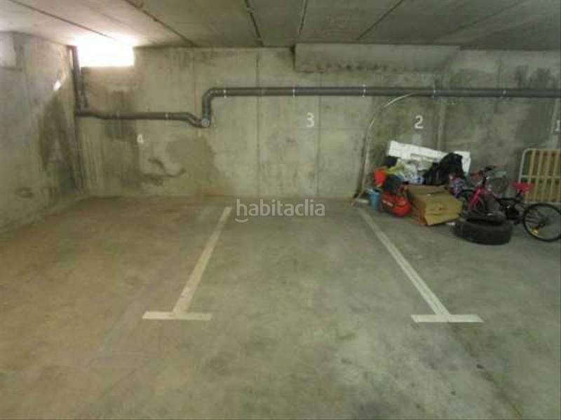 Foto 6a06bf63-dfe1-4d60-83a3-1db7493ac500. Aparcament cotxe a Tona