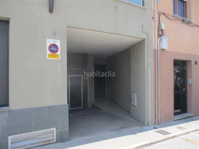 Foto 8e1144b0-d3c9-498d-b684-ce7a212612c0. Aparcament cotxe a Tona