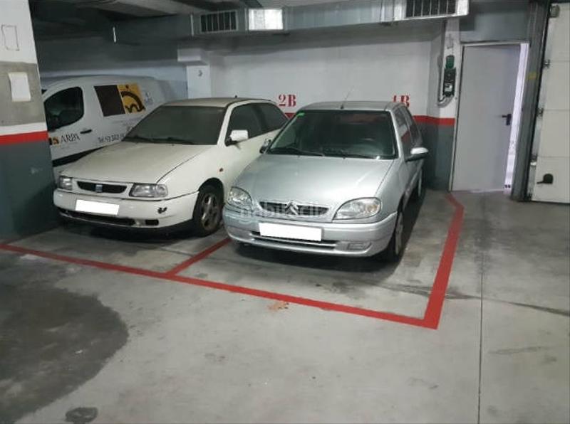 Foto 39e3ed37-d2a7-4ac3-bfd7-9f3db5dab811. Car parking in Port Badalona