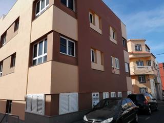 Aparcament cotxe  C/ santa clara. Solvia inmobiliaria  garaje arucas