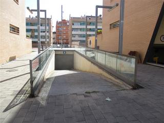 Aparcament cotxe  C/ miguel servet. Solvia inmobiliaria  garaje badalona