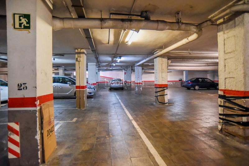 Foto c7c99a22-c528-4bf7-9b72-50571ae0a251. Posto auto in Hostafrancs Sabadell