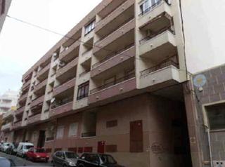 Aparcament cotxe  C/ san emigdio. Solvia inmobiliaria  garaje torrevieja