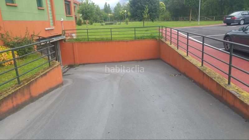 Foto c42b4fd5-03a4-4478-a17b-af4a7b373cd7. Aparcament cotxe a Parres
