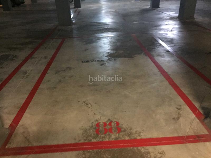 Foto 09f1f5b7-e2d7-43db-a453-3572295024f2. Car parking in Port Badalona