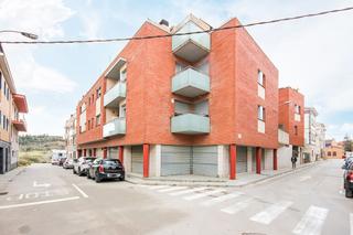 Aparcament cotxe  C/ de la sort. Solvia inmobiliaria  garaje navarcles
