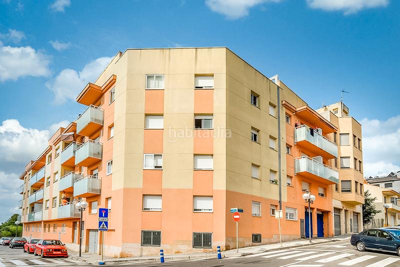 Foto 2ecbf2cc-a2c7-493b-adaf-3f1a4c251f49. Aparcament cotxe a Pobla de Mafumet (La)