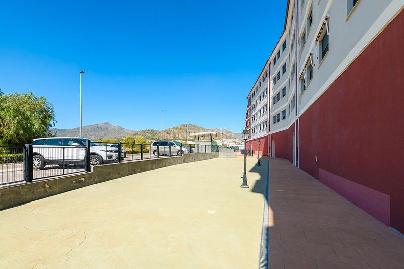 Foto 3dd6f72b-6838-42b7-9f6a-6df12496b704. Aparcament cotxe a Vall d´Uixó (la)