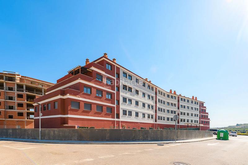 Foto 9bcb4208-3846-47dd-97f6-fd41b4218406. Aparcament cotxe a Vall d´Uixó (la)