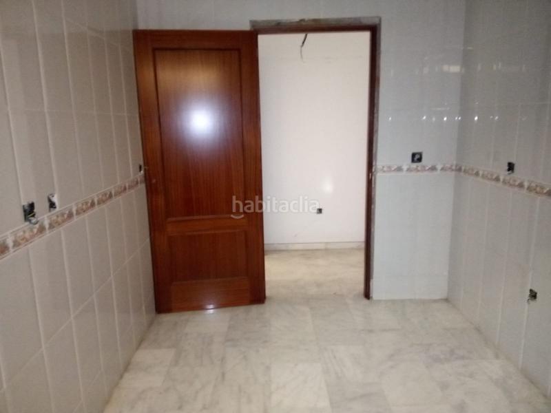 Foto 61e71596-ff62-4231-b442-ef884d8f6d80. Parking coche solvia inmobiliaria garaje en Alcalá del Río