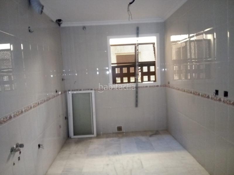 Foto d8108349-aaf6-4f1b-83aa-d335648a78cc. Parking coche solvia inmobiliaria garaje en Alcalá del Río