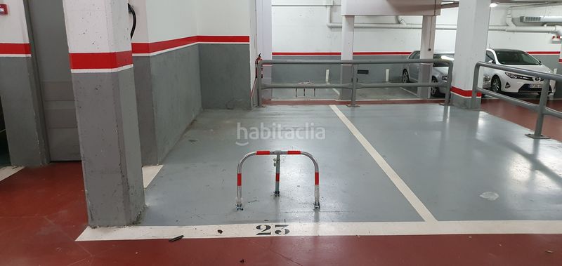 Foto c5ca2ef7-60f7-41f0-bee7-28454be453ac. Aparcament cotxe a Barri del Centre Terrassa