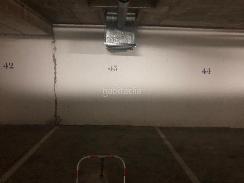 Foto bb8d38e9-4751-4b53-baed-ba6a09f5f846. Autoparkplatz in Palmete Sevilla