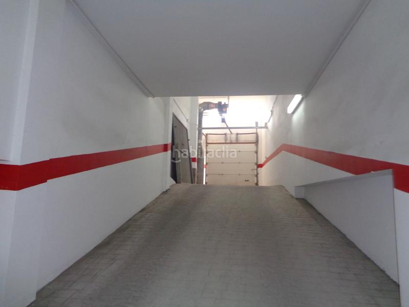 Foto cea515c9-ca60-4331-a0d6-326c2705fb36. Aparcament cotxe a Xaló