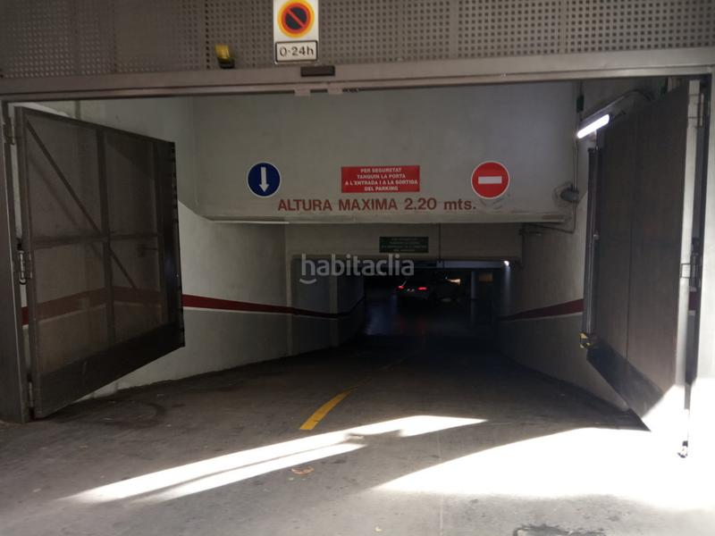 Foto 9c495e4e-e75d-437f-9ce2-62c5d113463a. Parking coche solvia inmobiliaria garaje en El Camp de l´Arpa del Clot Barcelona