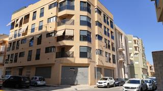 Aparcament cotxe  C/ port de la carrasqueta. Solvia inmobiliaria  garaje campello el
