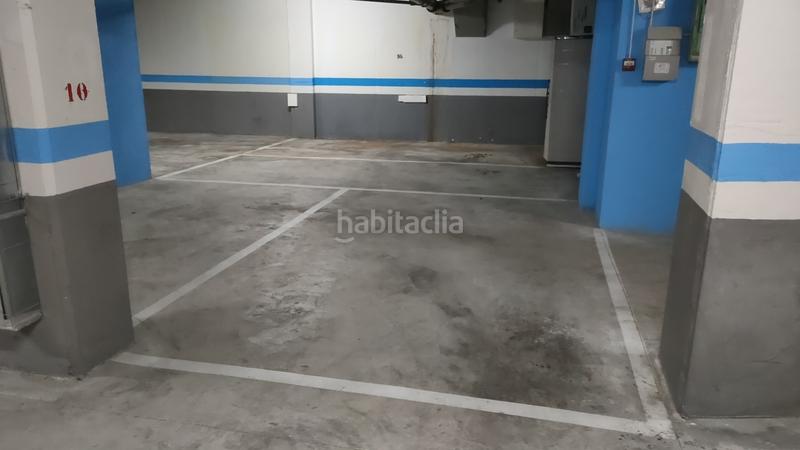Foto fd0a7b1f-1197-49e0-9a7e-66b4925d529d. Aparcament cotxe a Campello Pueblo Campello (el)