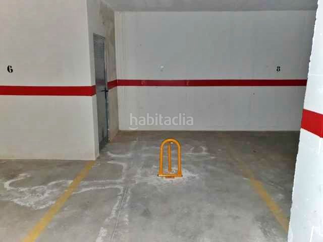 Foto c0e060a9-5e22-4686-8707-13ed88d741d6. Aparcament cotxe a Campello Pueblo Campello (el)