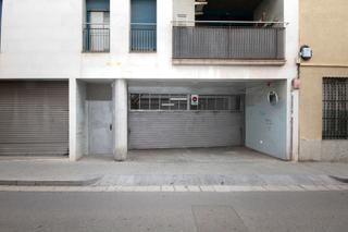 Aparcament cotxe  C/ alemanya. Solvia inmobiliaria  garaje sabadell