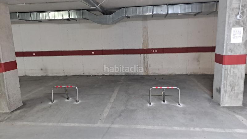 Foto a2b23ae6-5c55-48a5-9189-97b1c0371943. Parking voiture dans Viveiro