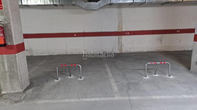 Foto c1351edf-8eb5-4530-8919-074aa91a7a9b. Parking voiture dans Viveiro