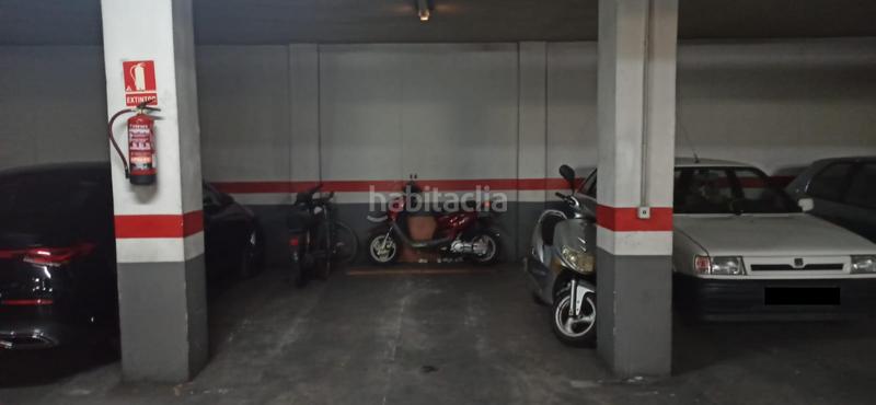 Foto 6227d559-b560-4a6c-ab5c-97ce0475e7ed. Aparcament cotxe a El Carmen Manises