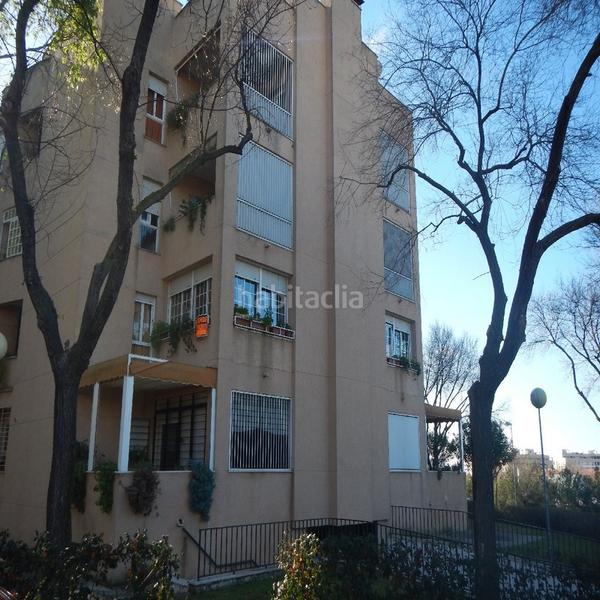 Foto 3947d9b1-ae3d-4e5b-8d9d-91b72de2084e. Parking voiture dans Ciudad Expo Mairena del Aljarafe