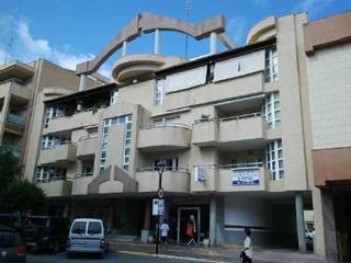 Aparcament cotxe  C/ pintores puget. Solvia inmobiliaria  garaje moto santa eulalia del río