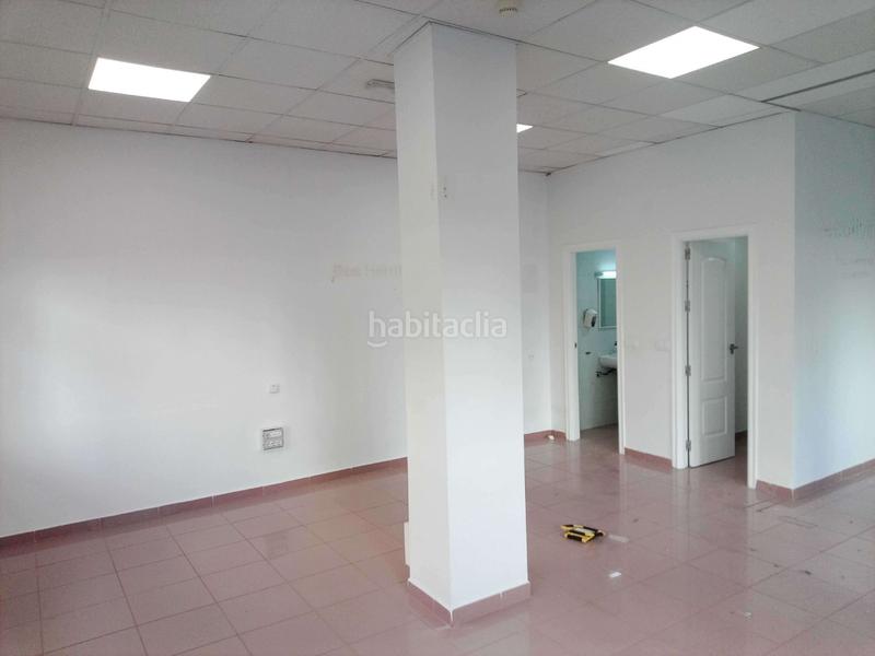 Foto 74f02e75-4cca-42d8-a9f3-9df178663d0b. Local commercial dans Centro - Doña Mercedes Dos Hermanas