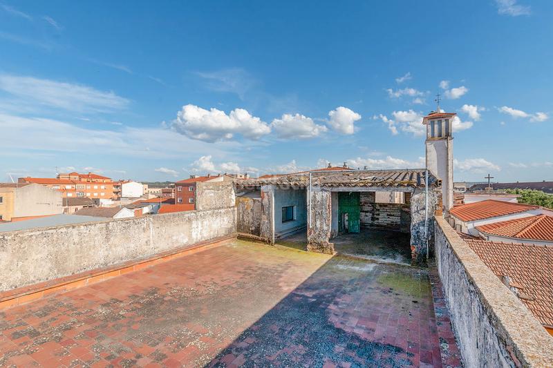 Foto baad3994-74eb-4cb3-a257-a51c561e07ea. Chalet solvia inmobiliaria chalet independiente en Talavera de la Reina