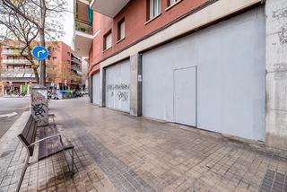 Location Local commercial  C/ riera blanca. Solvia inmobiliaria  locales barcelona