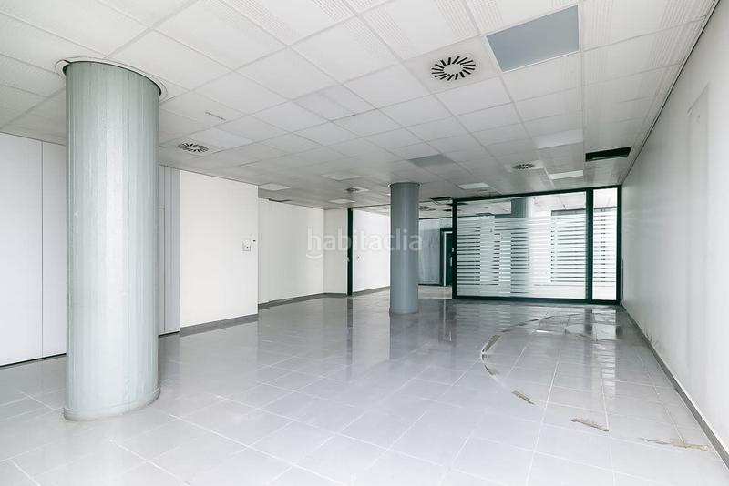 Foto 27e7be79-755f-4473-b8c3-4fcb2f5c6639. Rent business premise in Sants-Badal Barcelona