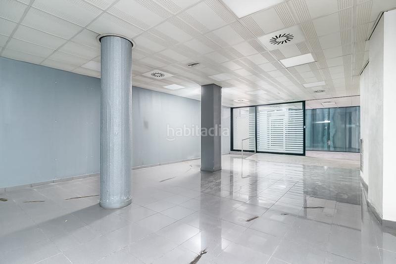 Foto 51b41c08-5f95-4ab6-a7db-c317d7864d23. Rent business premise in Sants-Badal Barcelona