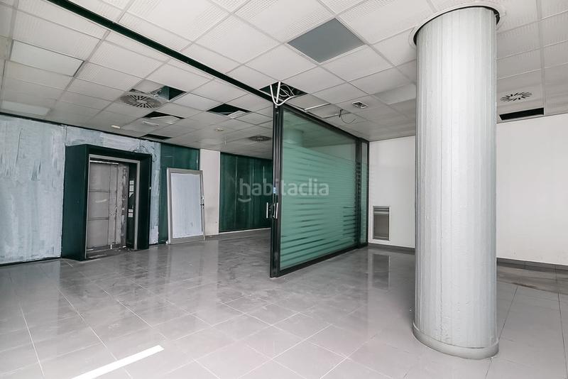 Foto dd0387df-d7fe-4fb2-b524-13b8eda7feba. Rent business premise in Sants-Badal Barcelona