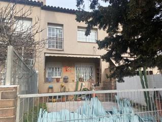 Maison jumelée  Ps juan austria. Solvia inmobiliaria  chalet adosado barberà del vallès
