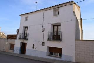 Casa aparellada  C/ barón de romañá. Solvia inmobiliaria  chalet adosado robres
