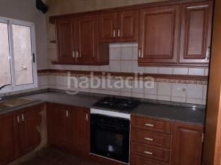 Foto c876d1d7-4439-4b02-b5a6-6451a66cb570. Casa aparellada a Chella