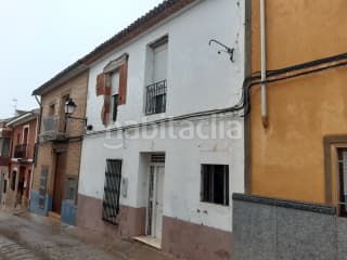 Foto fab7e988-2789-4d59-940c-3618351ae142. Casa aparellada a Chella
