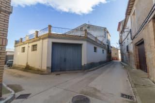 Casa aparellada  C/ de la fuente. Solvia inmobiliaria  chalet adosado fréscano