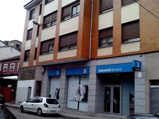 Business premise in C/ Rafael del Riego
