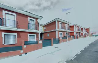 Pis  Av/ carmen laffon. Solvia inmobiliaria  piso burguillos