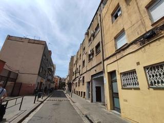 Lloguer Local Comercial  C/ tori. Solvia inmobiliaria  locales badalona