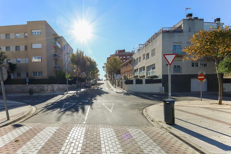 Foto 3aacd024-ebe1-4f02-9561-639c9c8c9b7c. Aparcament cotxe a Constantí
