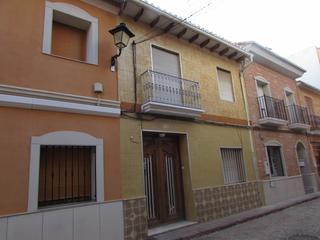 Xalet  C/ sant miquel. Solvia inmobiliaria  chalet independiente puçol