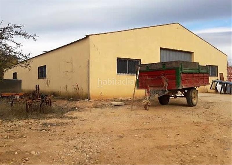 Foto d0735bc5-9e43-486f-b4b7-9bffa8c85189. Finca rústica solvia inmobiliaria terreno con edificación en Requena