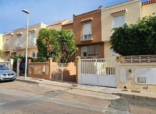 Maison jumelée  C/ la codorniz. Solvia inmobiliaria  chalet adosado huércal de almería
